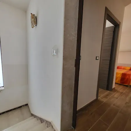 Paradise Apartment *